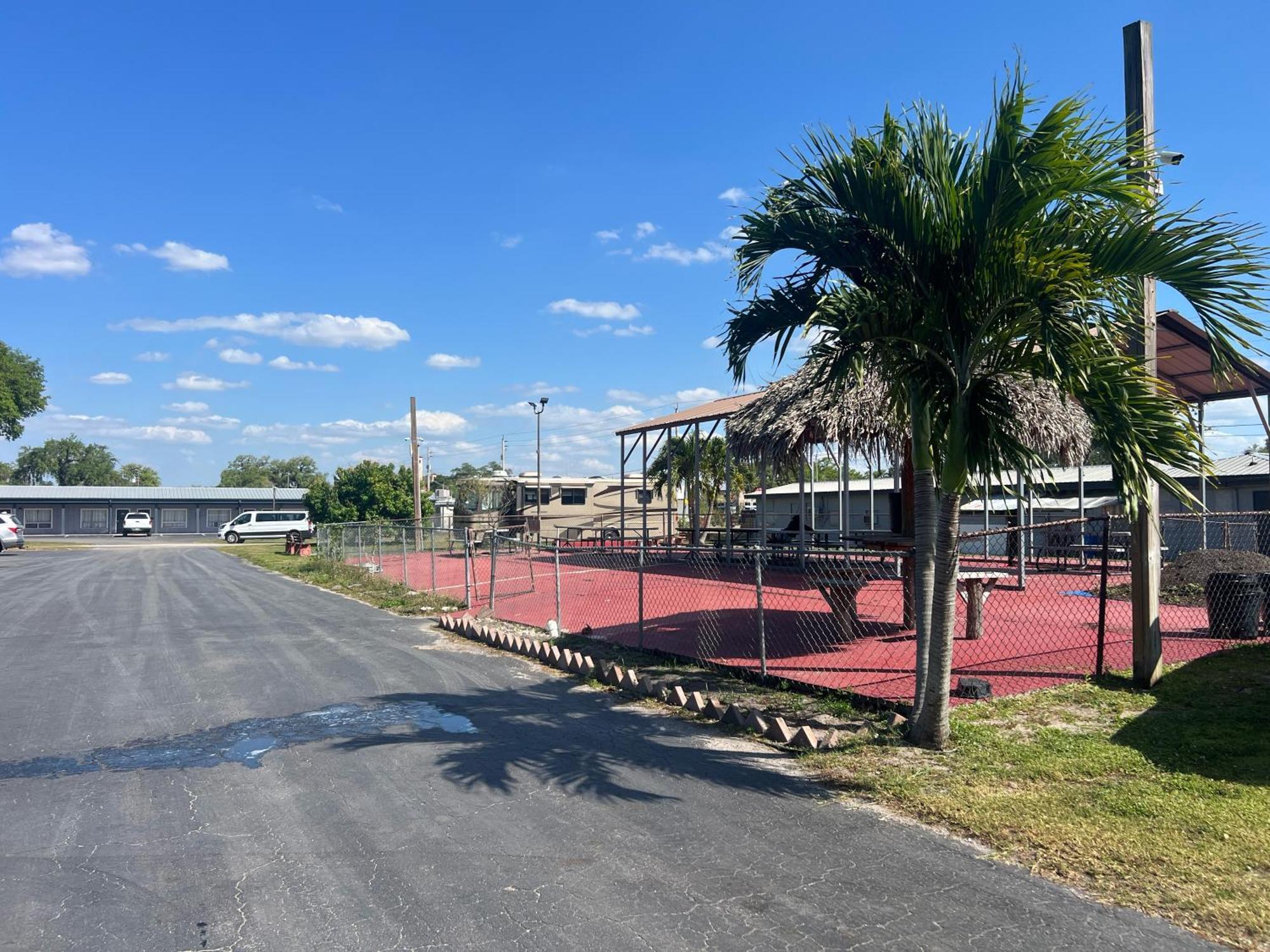 Labelle Motel Exterior photo